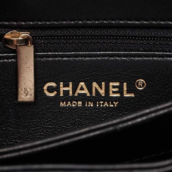 Chanel Black Quilted Lambskin Leather Small Trendy Bag - Picture 8 of 11